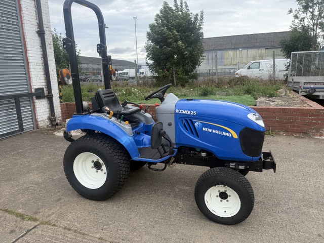 New Holland Boomer 25